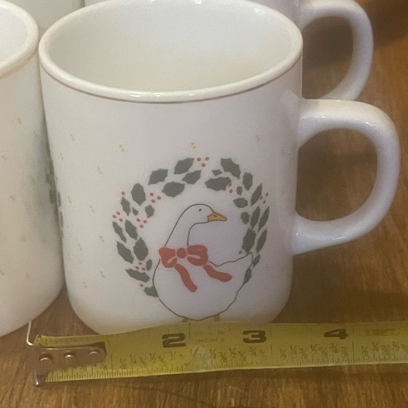 Vintage Christmas Goose Mugs Cups Set of 4 - Picture 4 of 5
